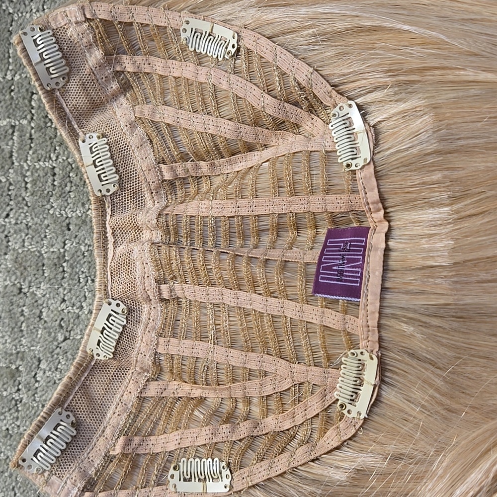 Insert Name Here Blonde Hair Uclip extension - Picture 4 of 7